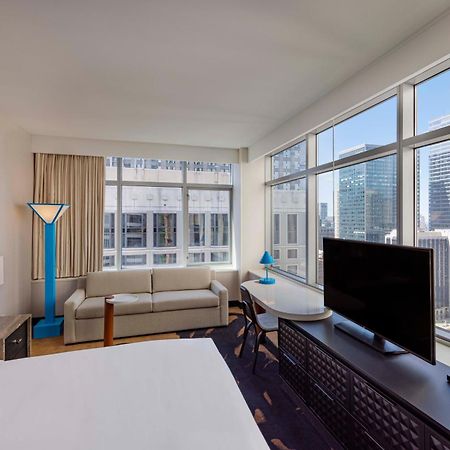 Thewit Chicago, A Hilton Hotel Exteriör bild